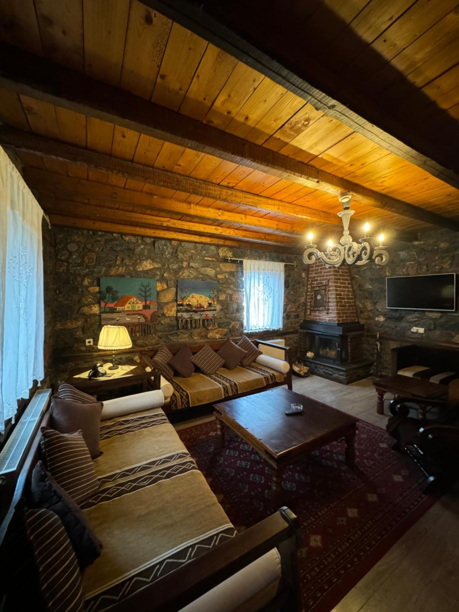 Chalet Asteras Tou Vorra 帕雷斯阿吉萨那 外观 照片