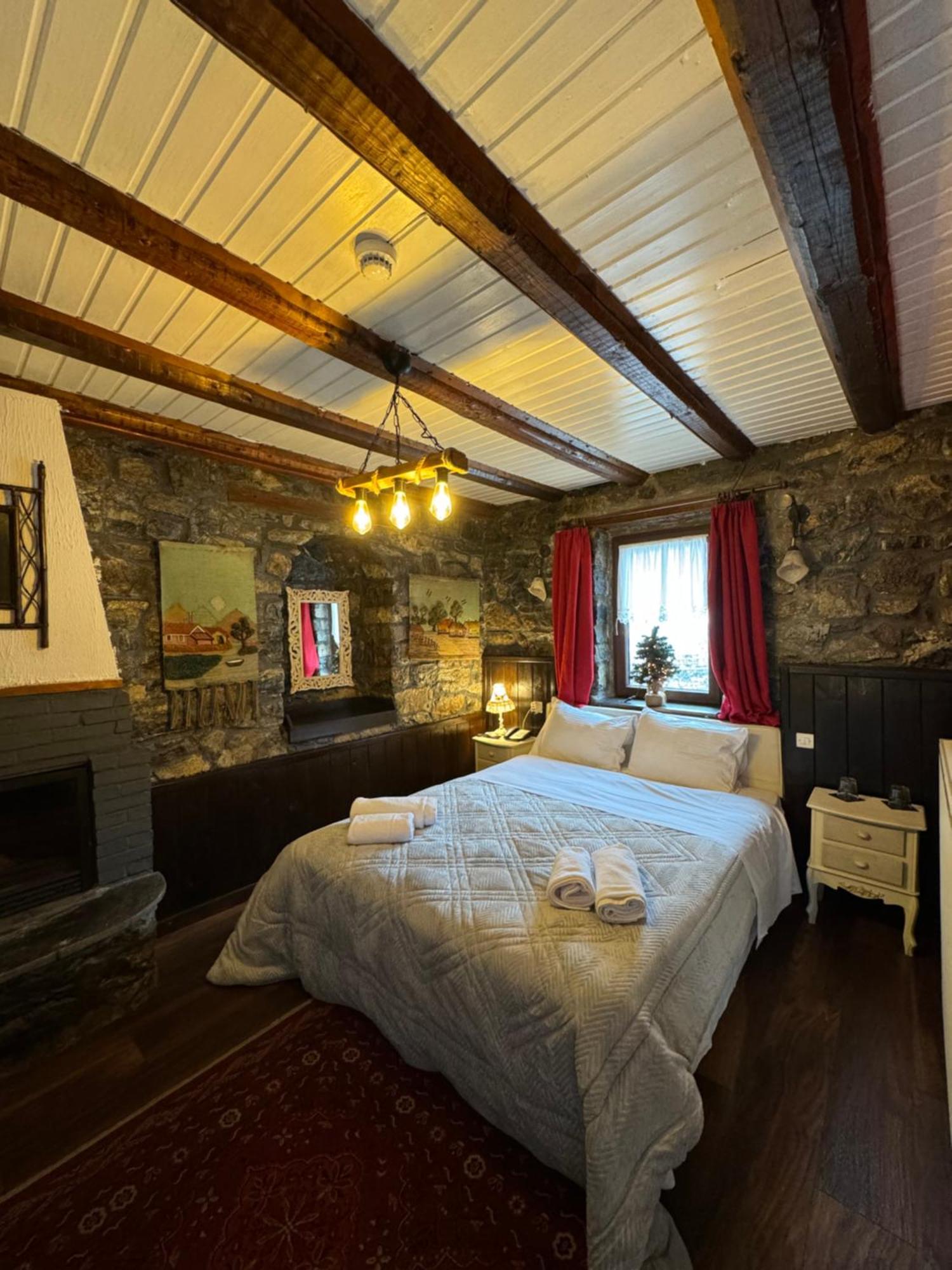 Chalet Asteras Tou Vorra 帕雷斯阿吉萨那 外观 照片