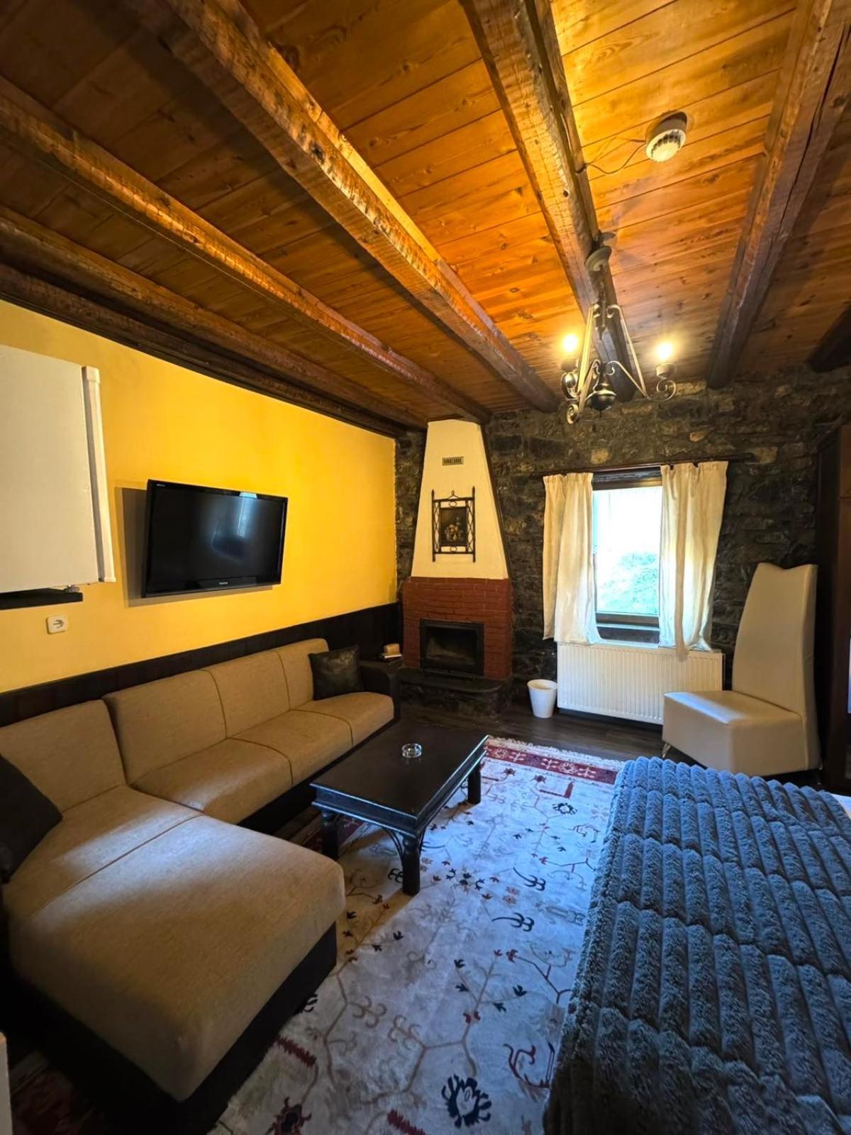Chalet Asteras Tou Vorra 帕雷斯阿吉萨那 外观 照片